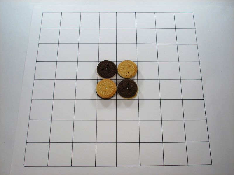 Starting move in Cookie Othello