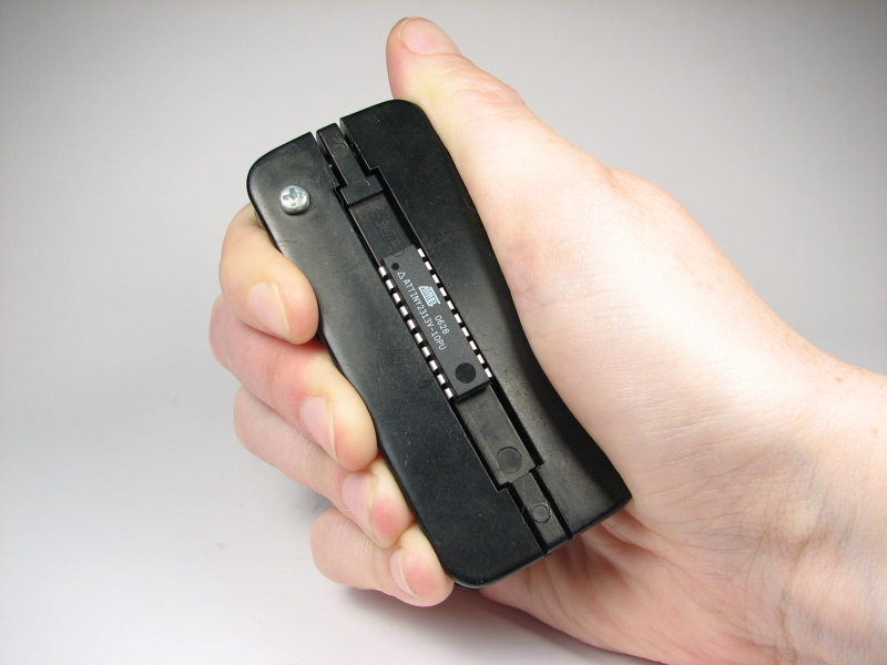 Using the IC Lead Straightener Tool