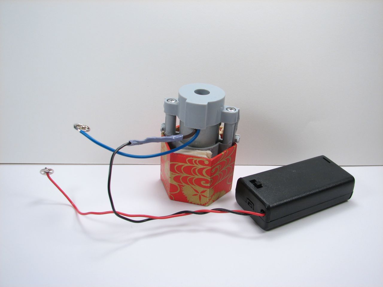 A velvet bristlebot racing snail