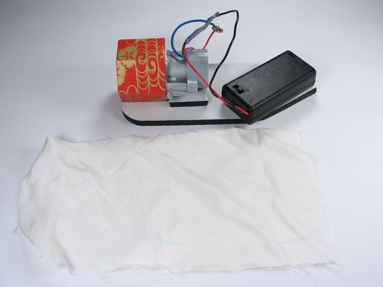 A velvet bristlebot racing snail