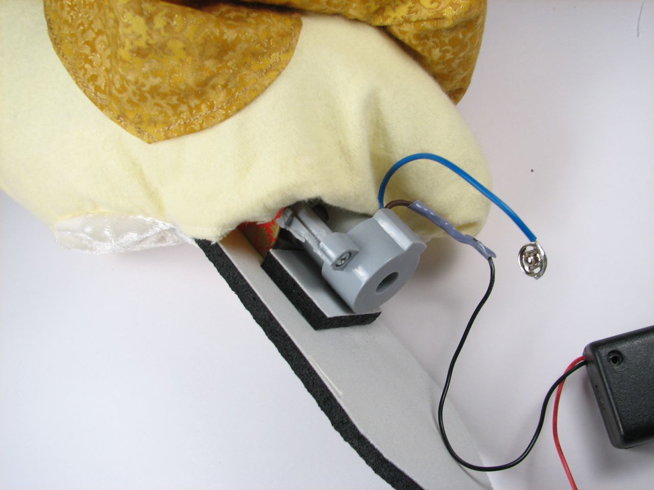 A velvet bristlebot racing snail