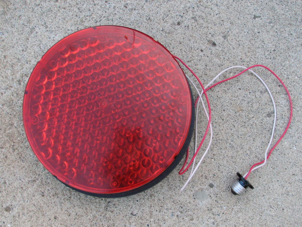 LED Stoplight-front (outside)