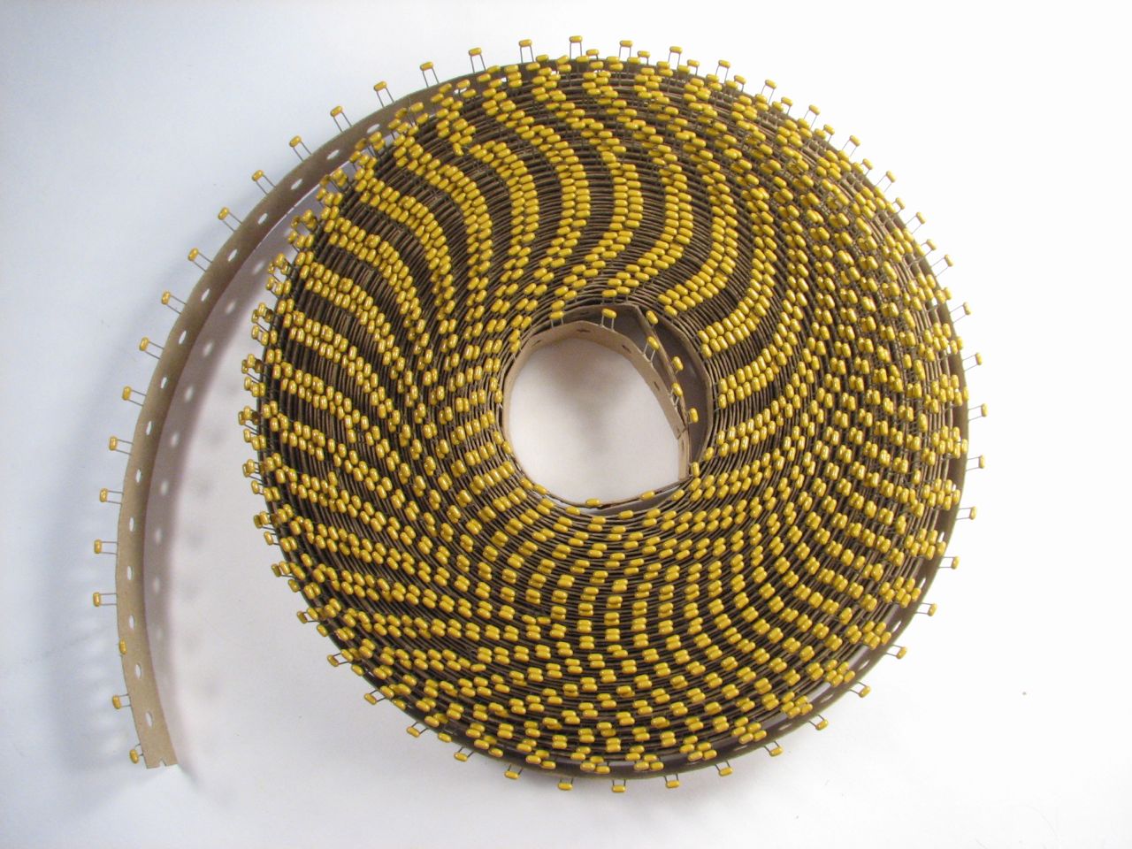 Electronic phyllotaxis