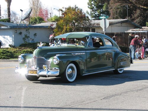 Lakewood neighborhood holiday parade