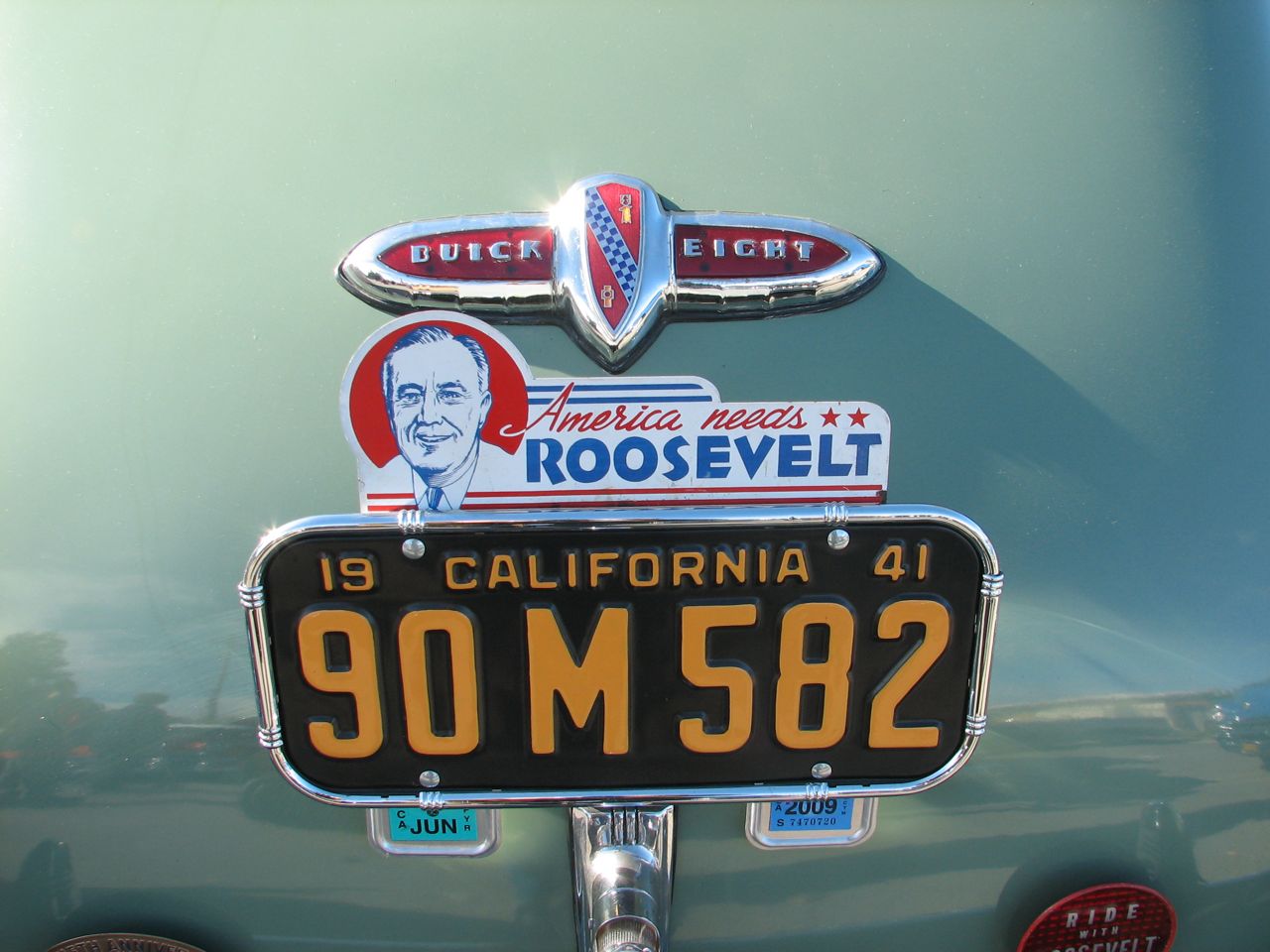 Lakewood neighborhood holiday parade