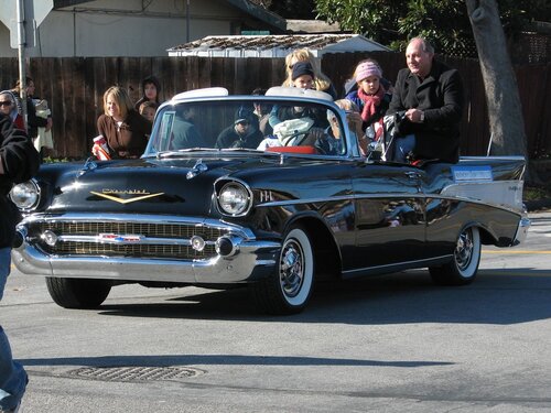 Lakewood neighborhood holiday parade