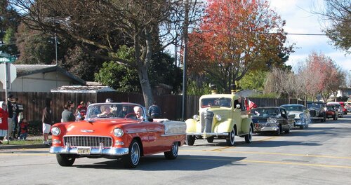 Lakewood neighborhood holiday parade