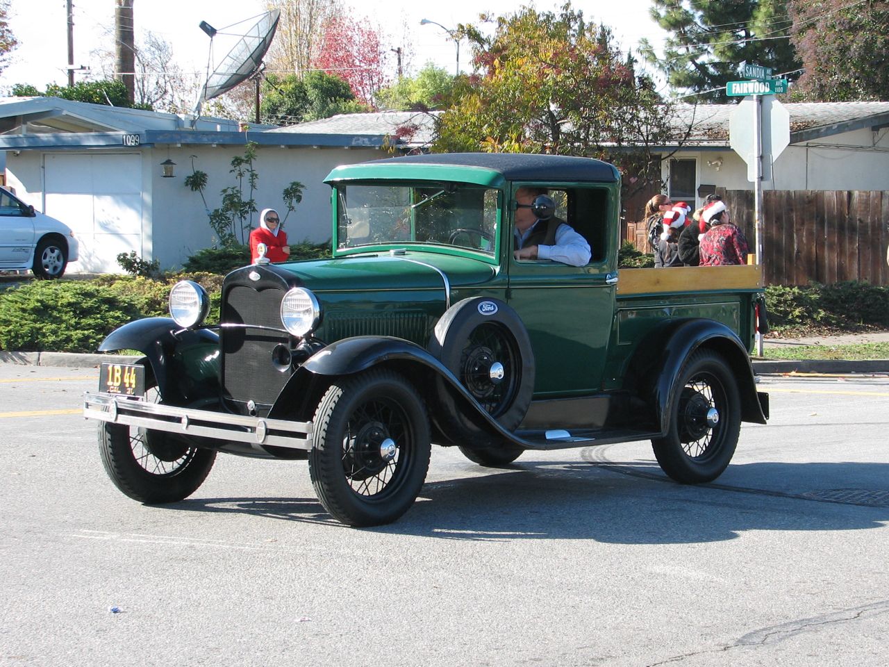 Lakewood neighborhood holiday parade