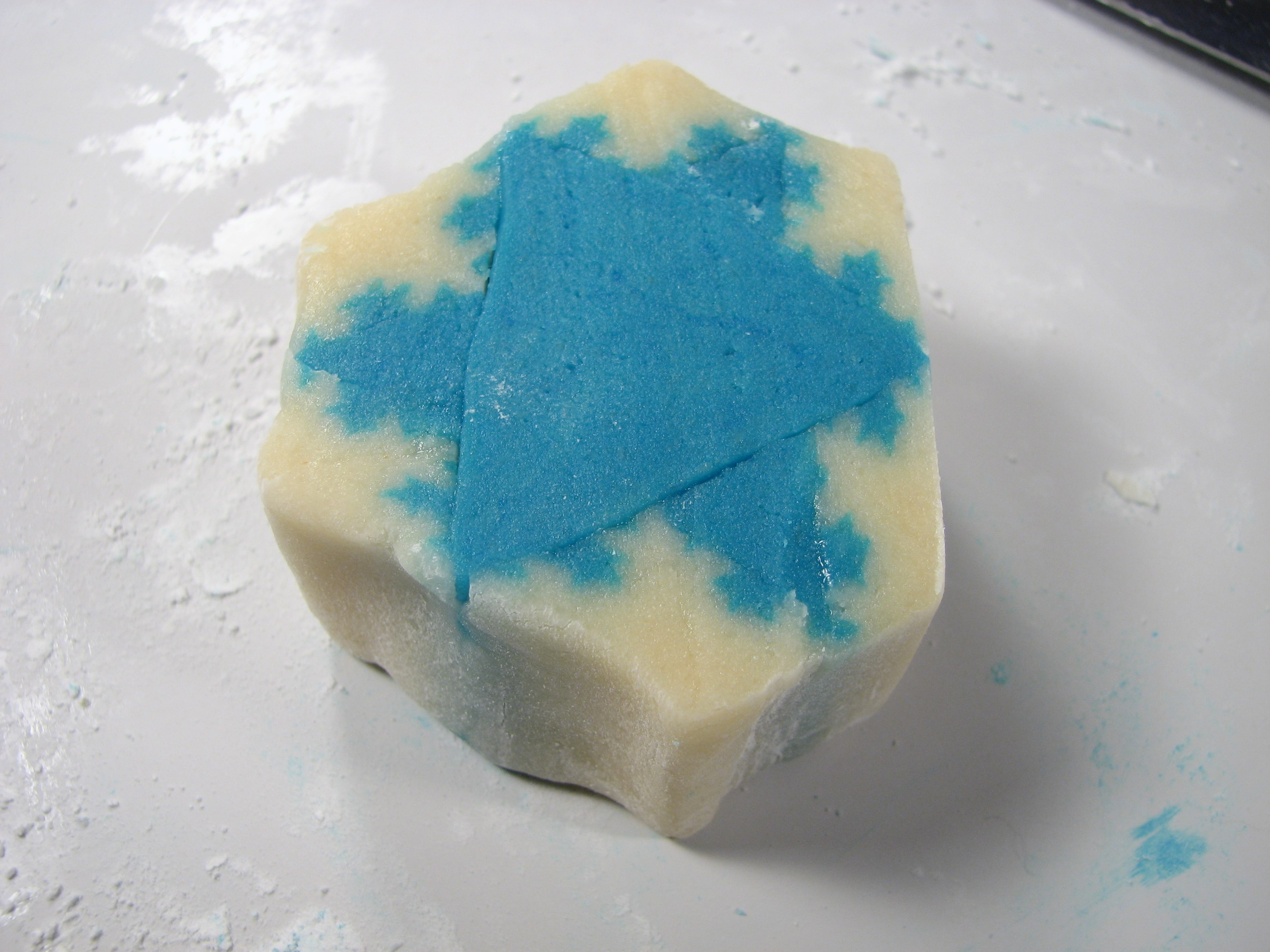 Fractal Snowflake Cupcakes - 19