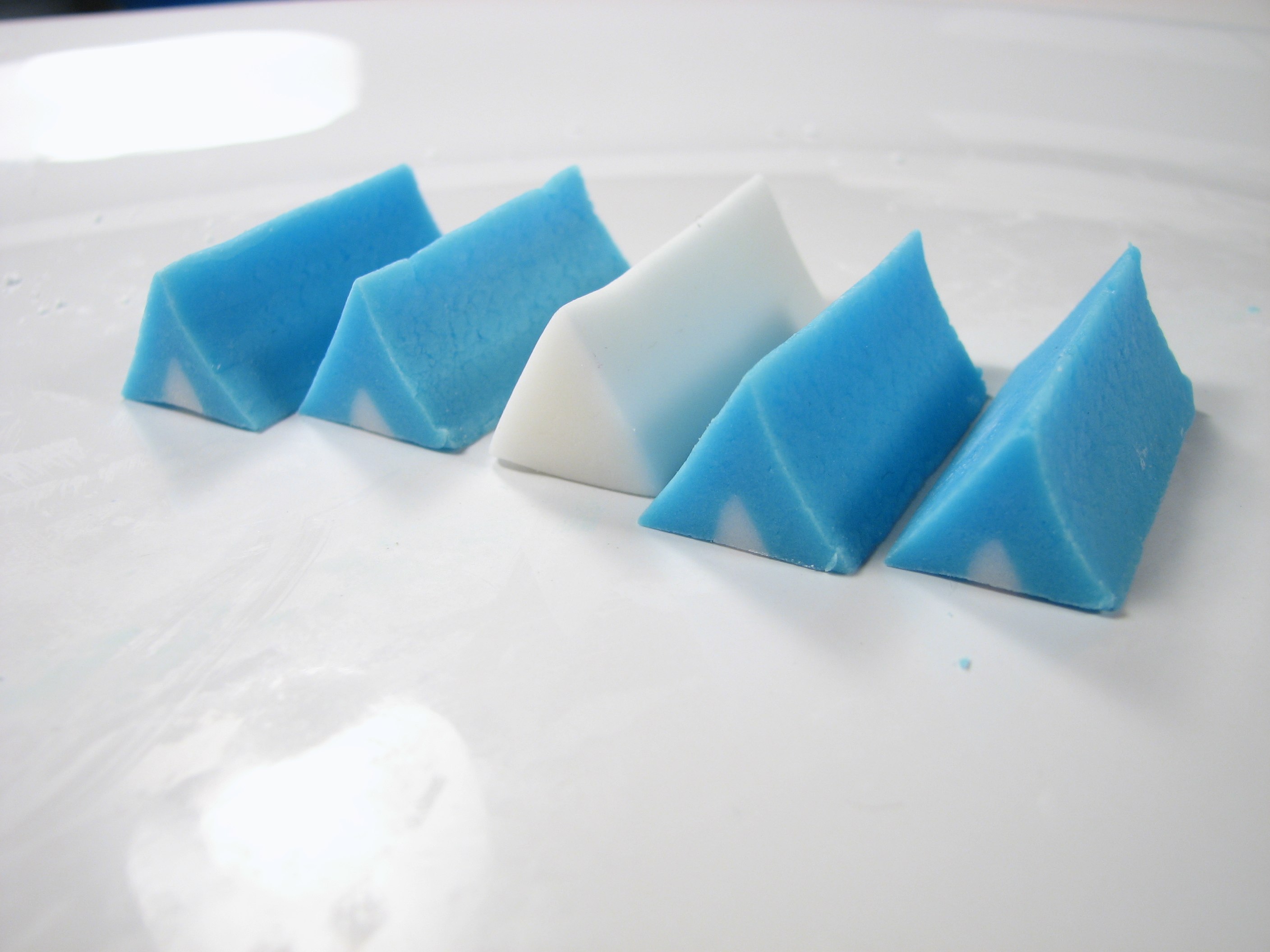 Fractal Snowflake Cupcakes - 10