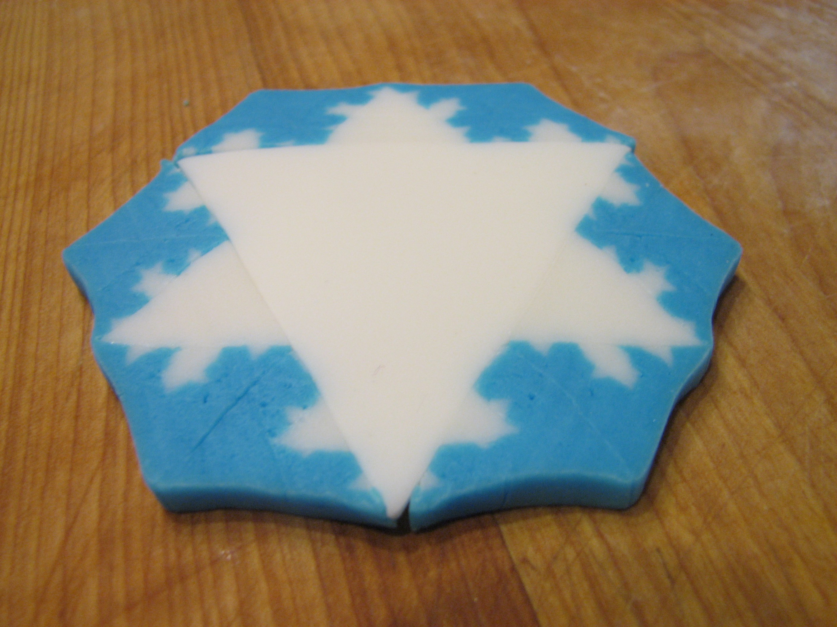 Fractal Snowflake Cupcakes - 22