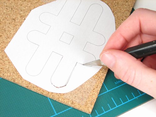 Cutting by hand (octothorpe)