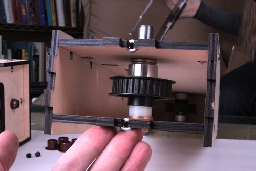 Knob-driven pulley, inside paddlebox