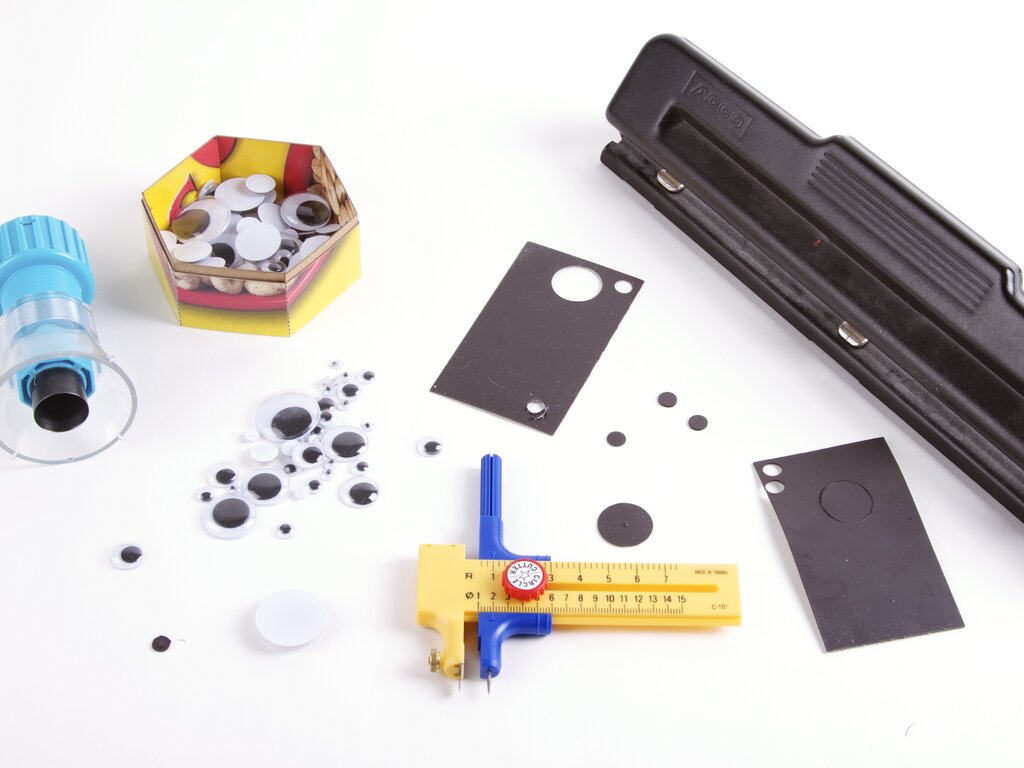 Magnetic Googly Eyes: Supplies!