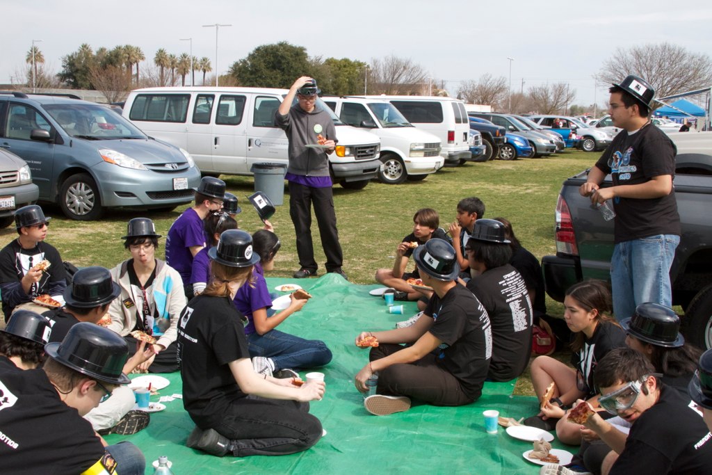 Lunching with our allies, 3970 and 2643