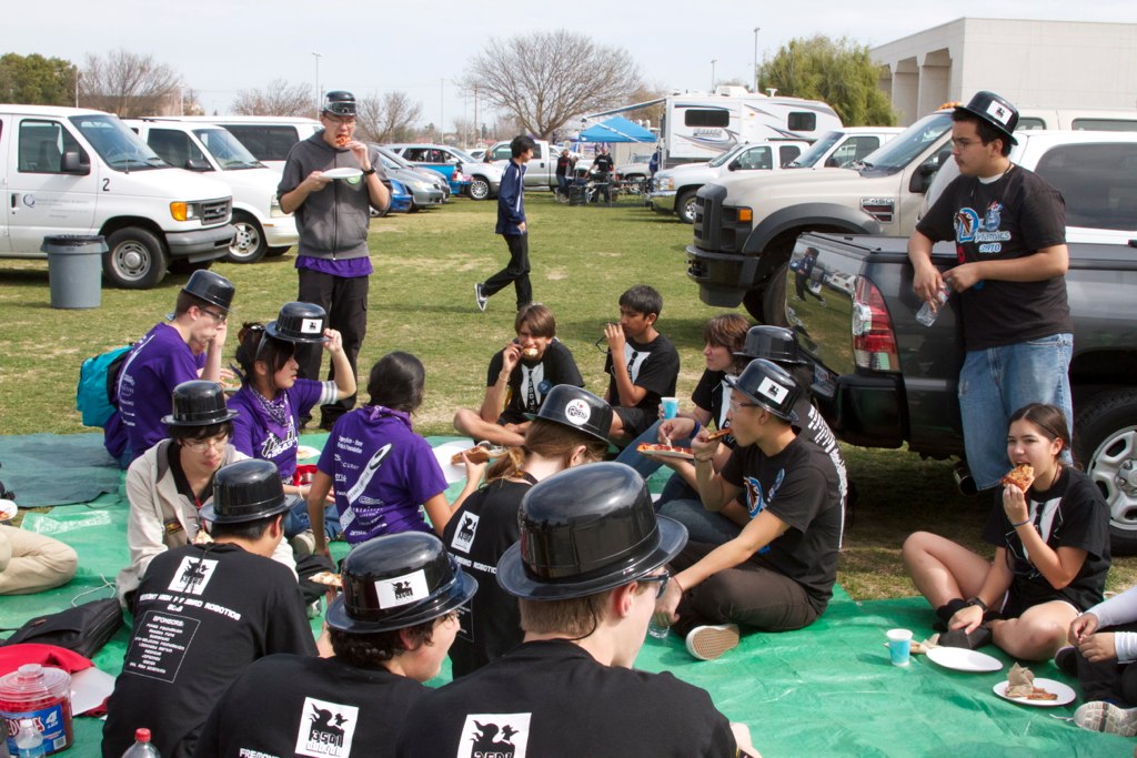 Lunching with our allies, 3970 and 2643