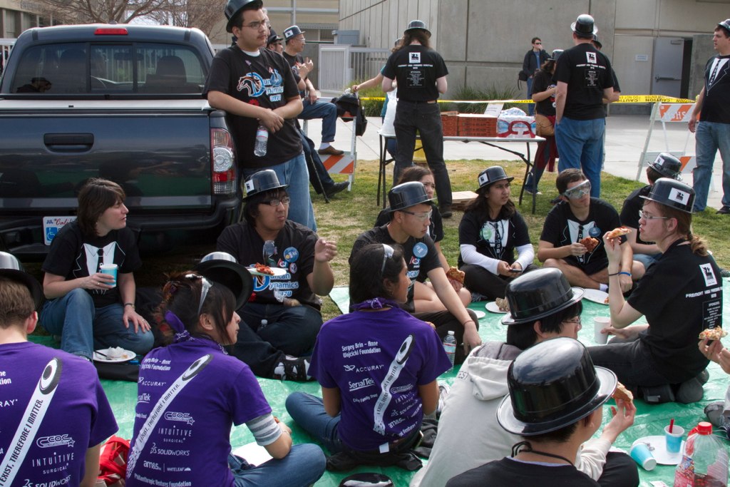 Lunching with our allies, 3970 and 2643