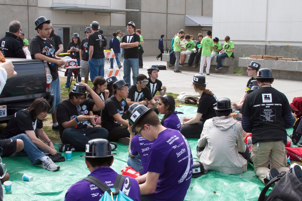 Lunching with our allies, 3970 and 2643