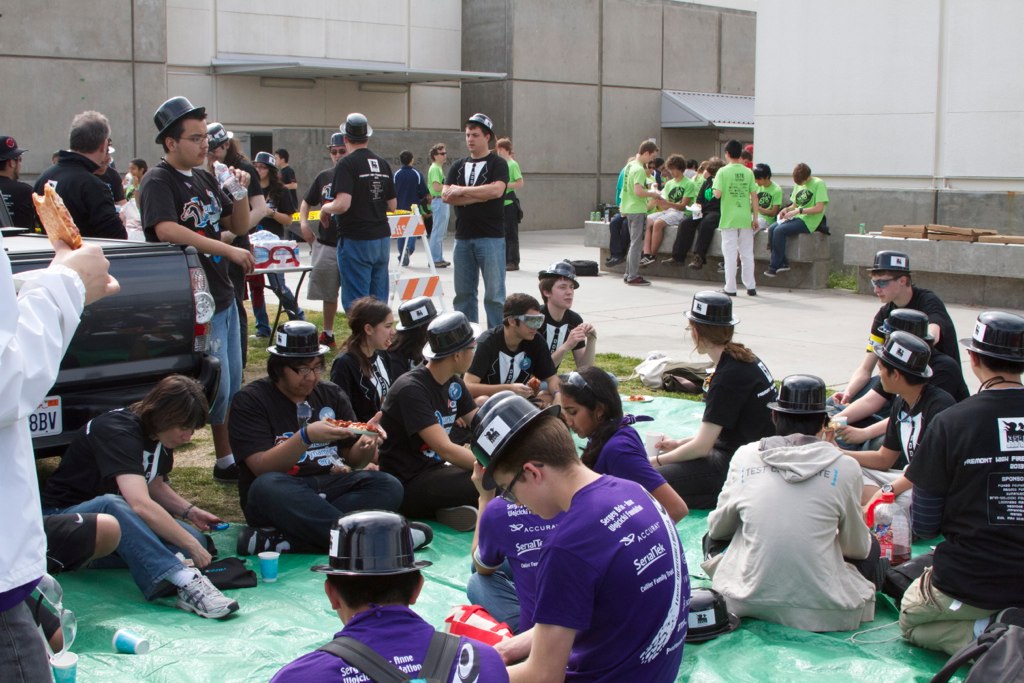 Lunching with our allies, 3970 and 2643