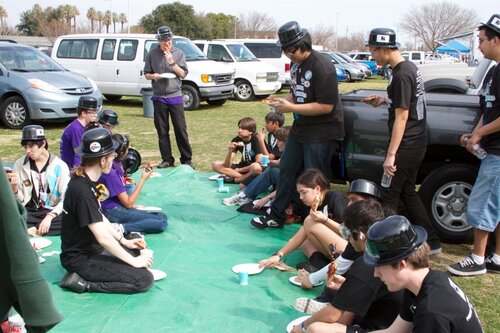 Lunching with our allies, 3970 and 2643