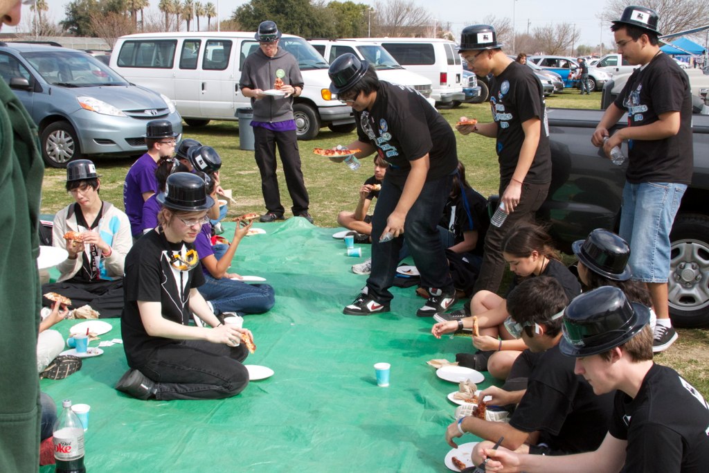 Lunching with our allies, 3970 and 2643