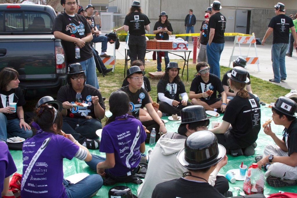 Lunching with our allies, 3970 and 2643