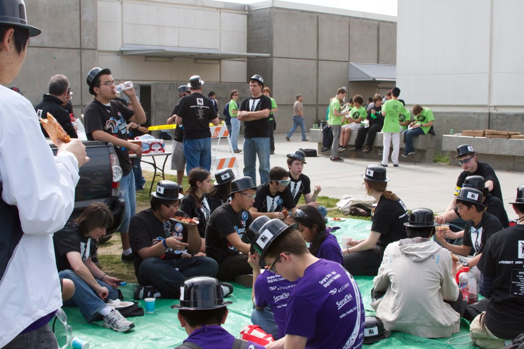 Lunching with our allies, 3970 and 2643