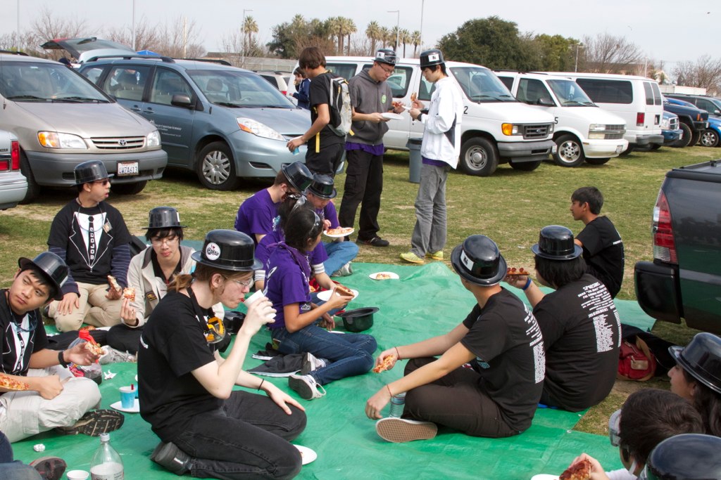 Lunching with our allies, 3970 and 2643