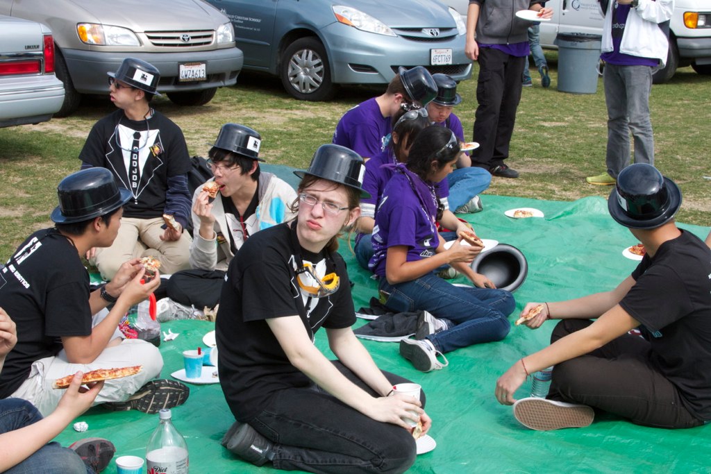 Lunching with our allies, 3970 and 2643