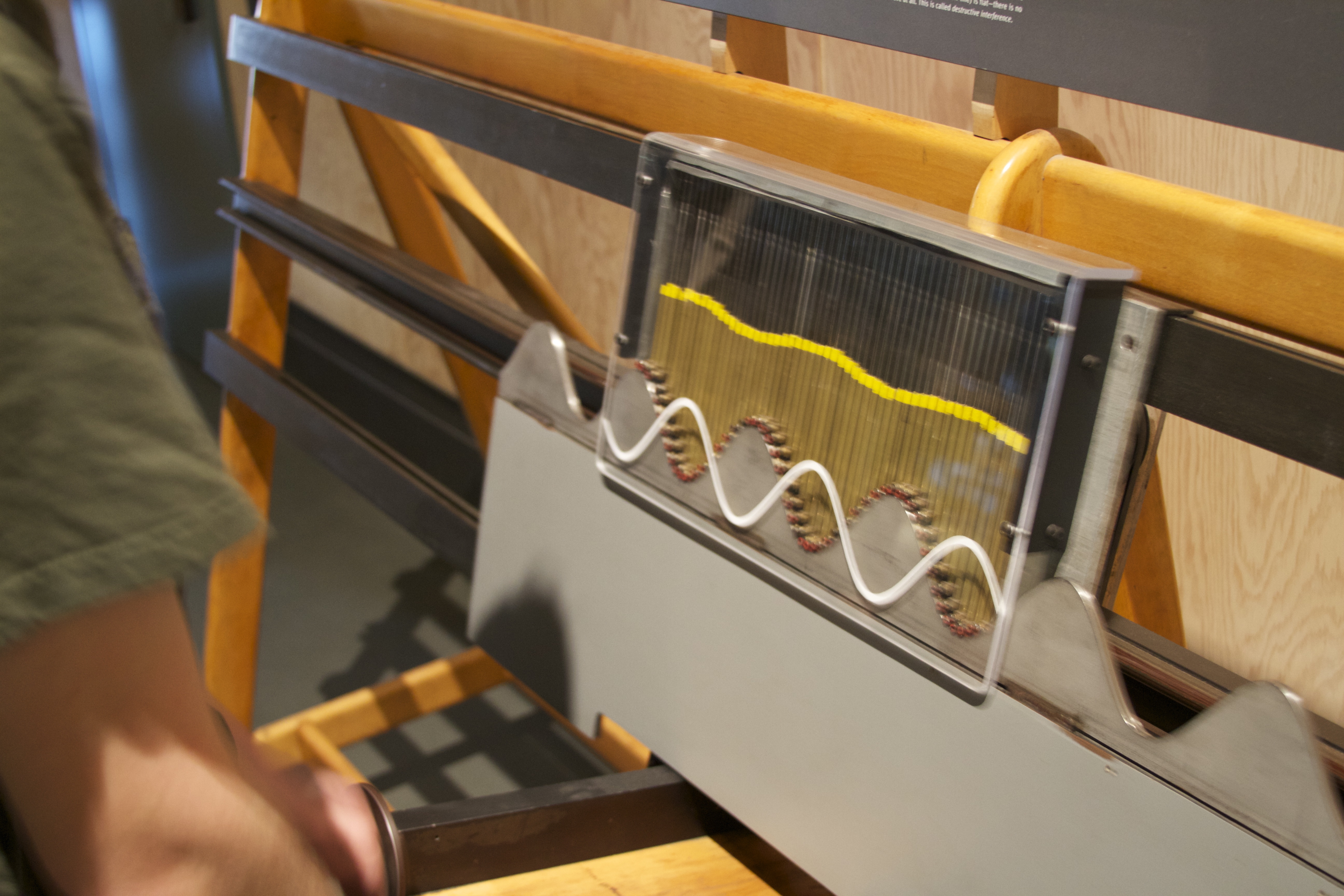 Mechanical wave canceling