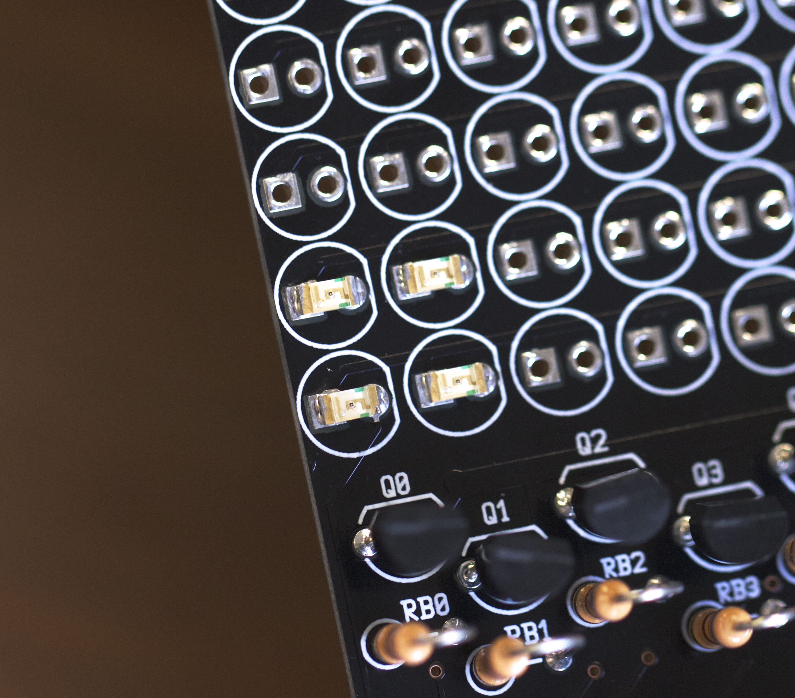 Peggy 2le Surface Mount