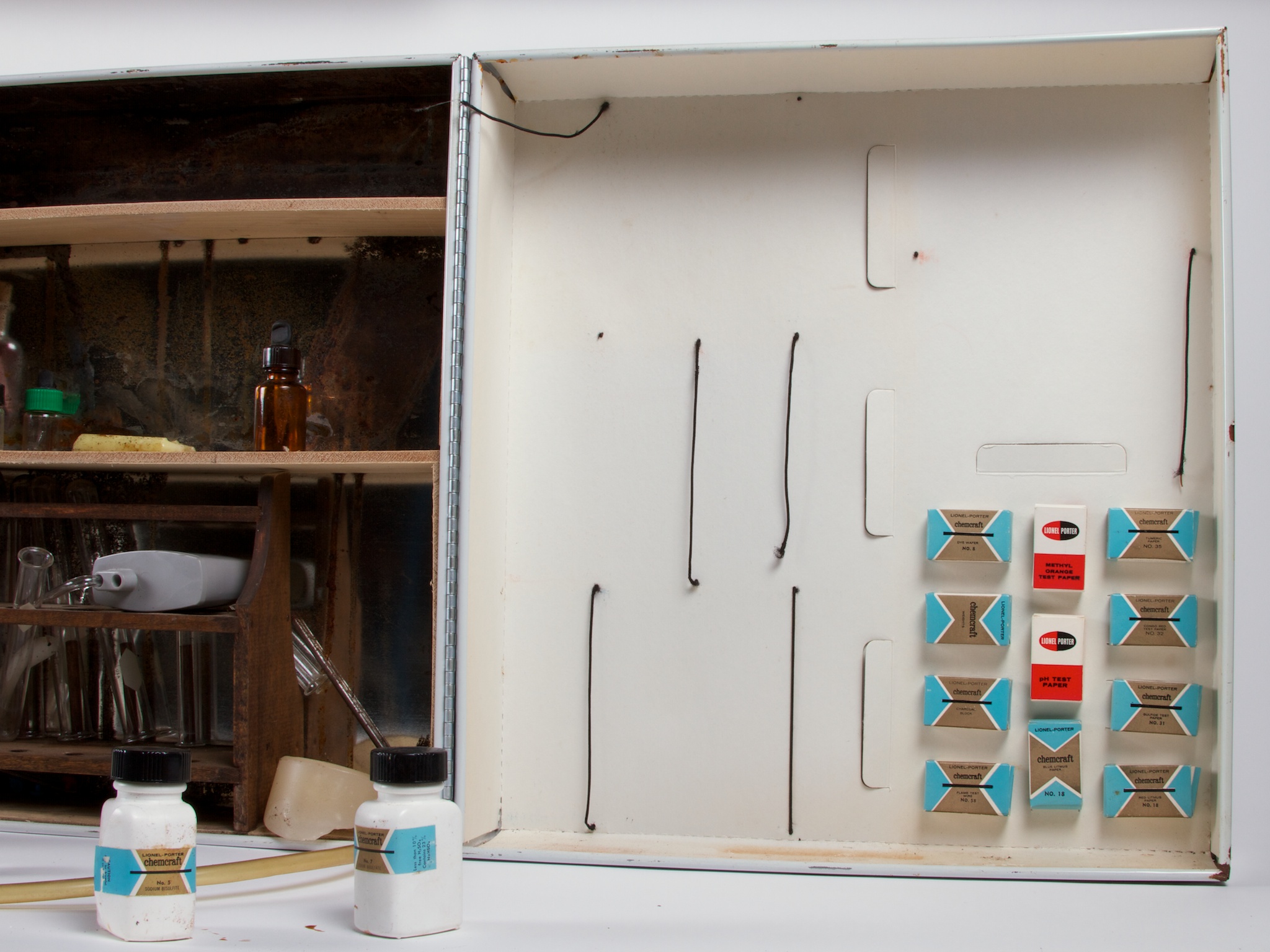 Vintage Chemistry Sets 17