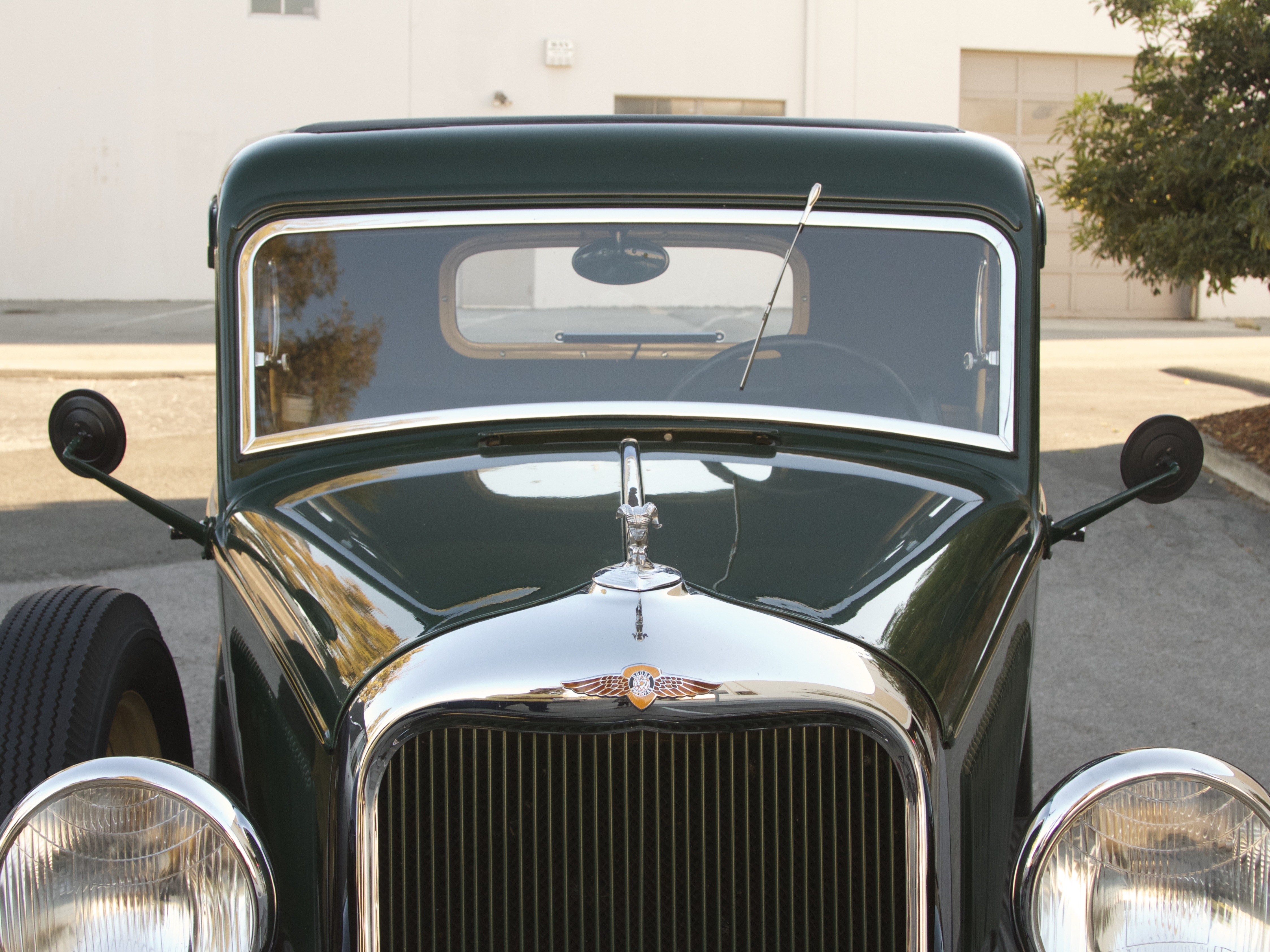 Both mirrors visible