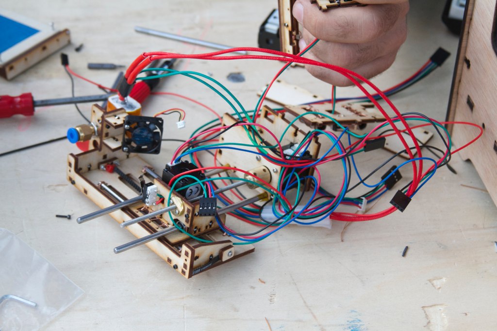 Tiny 3D printer under repair